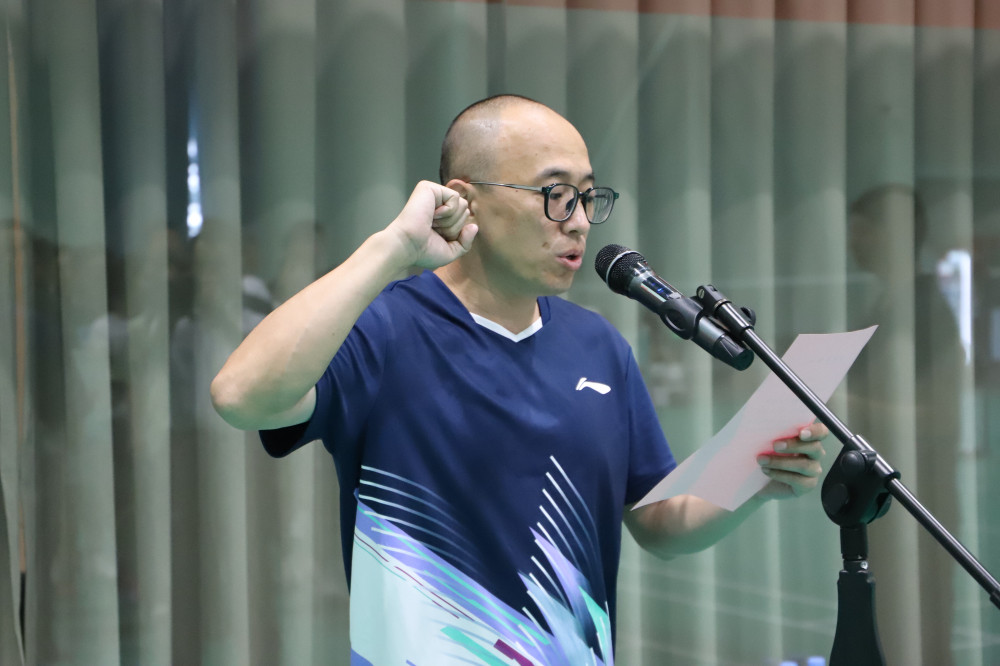 评判员代表.JPG