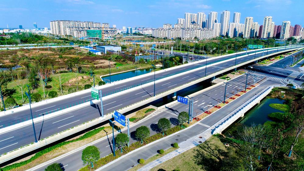 开头3 润扬北路（江平路二期-启扬高速蜀冈互通）快速化刷新工程.jpg